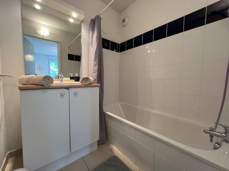 T2 Calme Et Paisible Parking Apartment Каркасон Екстериор снимка